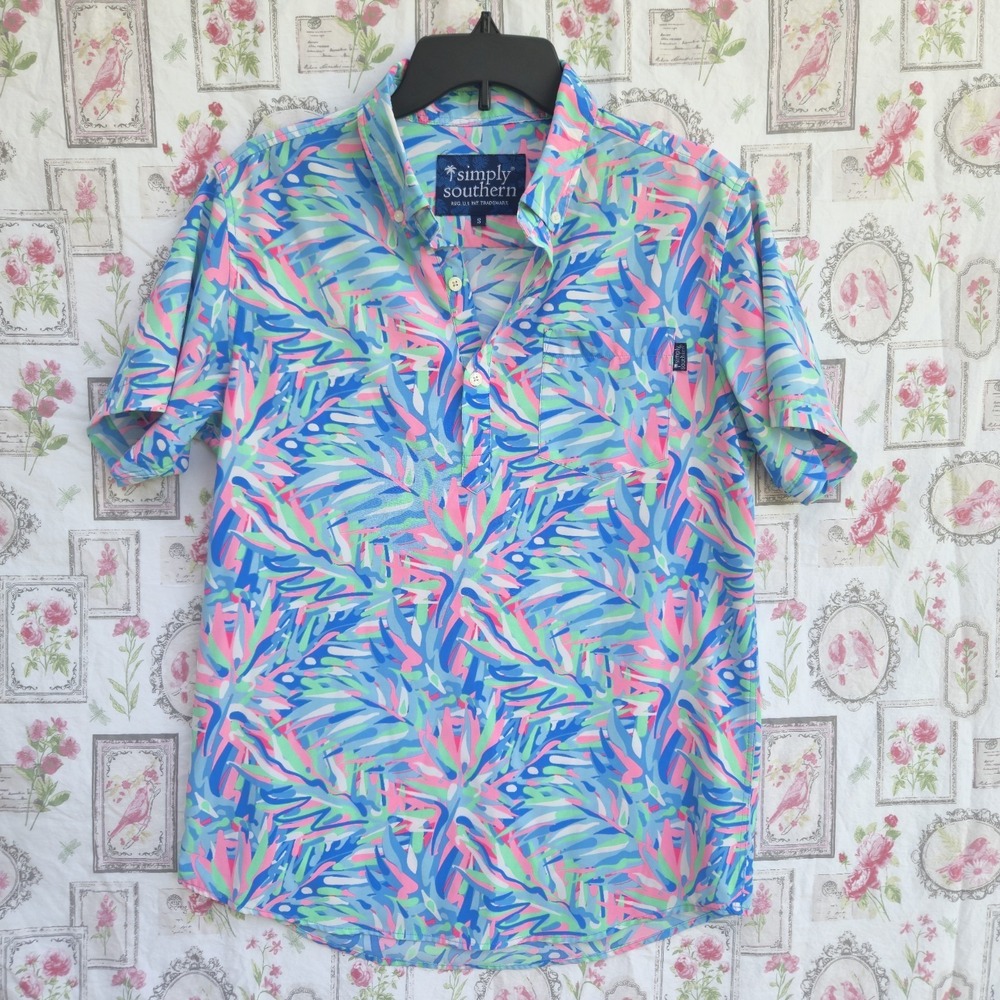 Simply Southern Mens Shirt Small Blue Pink Multi Half Button Up All Over Print